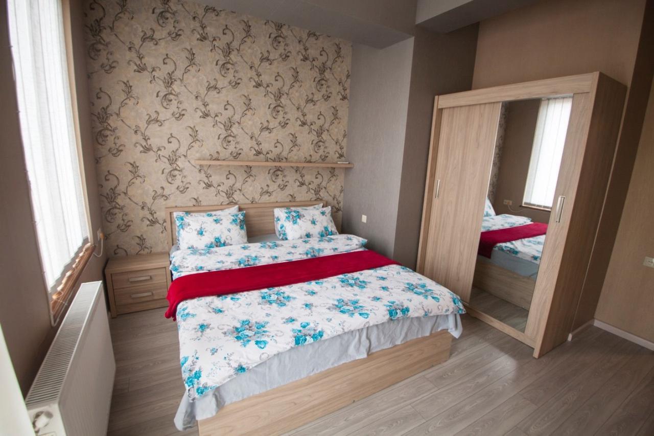 Lilika Apartments On Meskhishvili Tbilisi Buitenkant foto