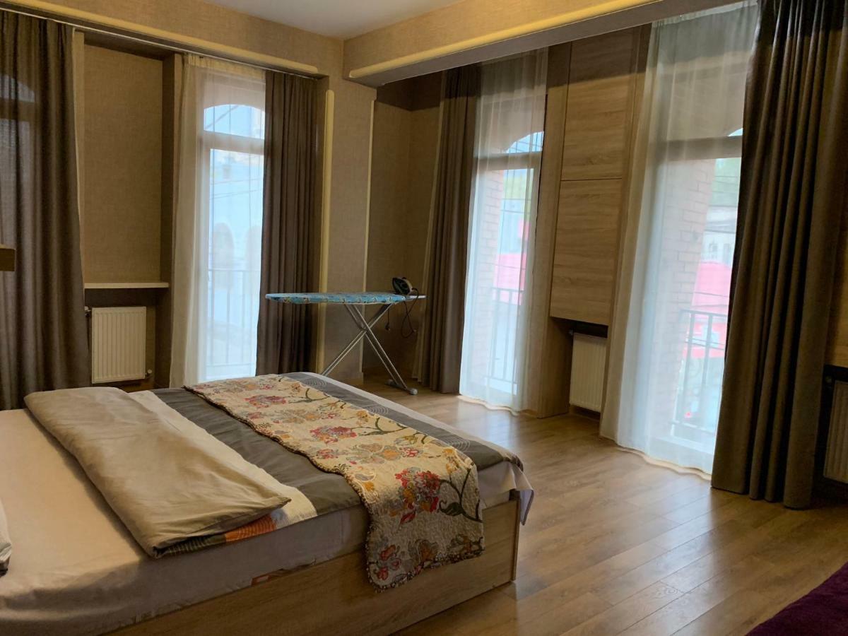 Lilika Apartments On Meskhishvili Tbilisi Buitenkant foto
