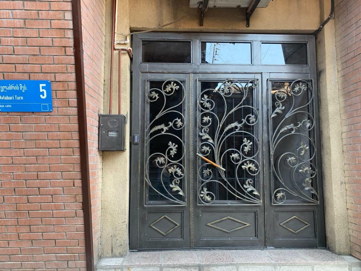 Lilika Apartments On Meskhishvili Tbilisi Buitenkant foto